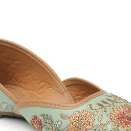 ICONICS Embroidered Ethnic Mojaris image 2