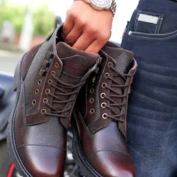 bacca bucci Men Textured Leather Hiking Boots image 3