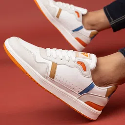 RUN SEVEN Men Perforations Lightweight Sneakers image 5