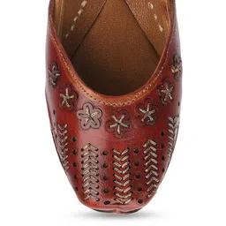 DESI COLOUR Women Brown Textured Leather Ethnic Mojaris Flats image 2