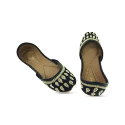 Fulkari Embellished Round Toe Leather Mojaris image 3