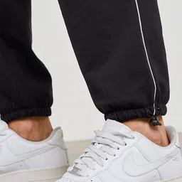 Styli Men Black Contrast Piping Detail Zip Through Fleece Tracksuit image 4