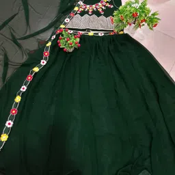 house of common Embellished Semi Stitched Lehenga Choli image 3