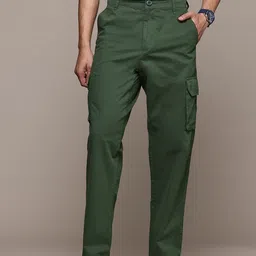roadster Men Relaxed Green Cotton Blend Trousers-picture-10
