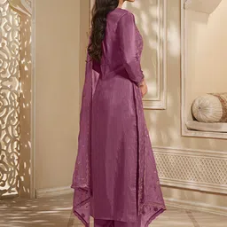 Seerat Ethnic Motifs Woven Design Kurta With Trouser & Dupatta image 4