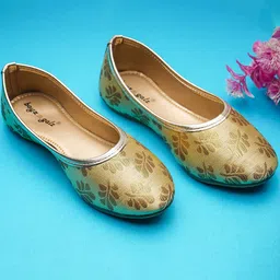 BOYZ N GALZ Girls Textured Round Toe Ballerinas-picture-14