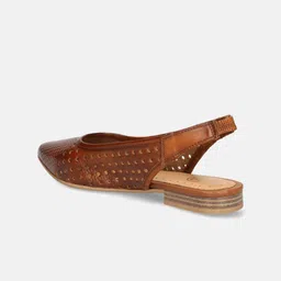 BAGATT Textured Pointed Toe Leather Ballerinas image 4