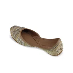 Fulkari Women Beige & Gold-Toned Embellished Ethnic Leather Mojaris image 2