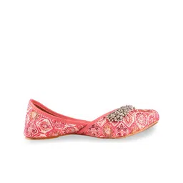 Apratim Printed Embellished Ethnic Mojaris image 3