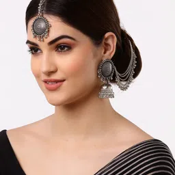 Arrabi Metallic Oxidised Kundan Studded Maang Tika & Earrings Set-picture-18