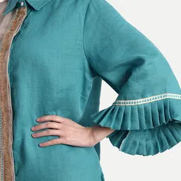 iki chic Colourblocked High Low Shirt With Straight Pants image 3