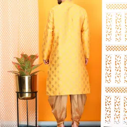 over crowd Men Jacquard Kurta Salwar Set image 2