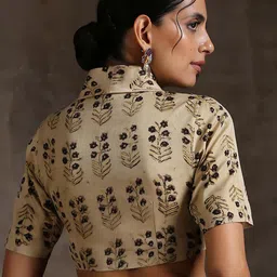 Triyah Women Cream Ajrakh Printed Wrap Saree Blouse image 3