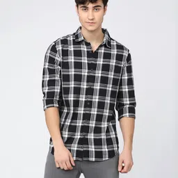 highlander Men Slim Fit Checkered Cut Away Collar Casual Shirt-picture-22