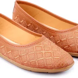 shozie Women Bellies Sandal image 3