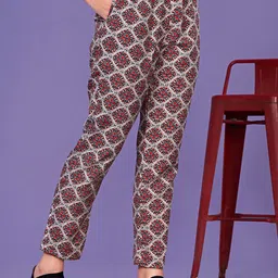 vegles Maroon Printed Tunic & Trousers Co-OrdsSet image 3
