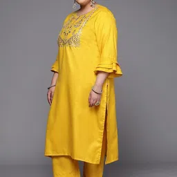 Sztori Plus Size Yoke Design Pure Cotton Kurta With Trousers & Dupatta image 4