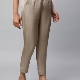 AURELIA Women Mid-Rise Plain Regular Cropped Trousers image 4