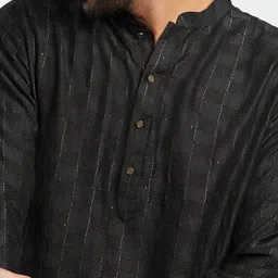 KISAH Checked Mandarin Collar Regular Kurta with Trousers image 2