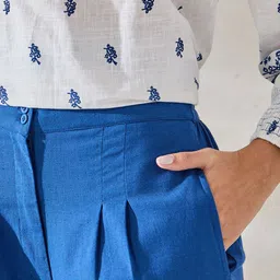 Styli Women Solid Box Pleat Detail Wide Leg Pant image 2