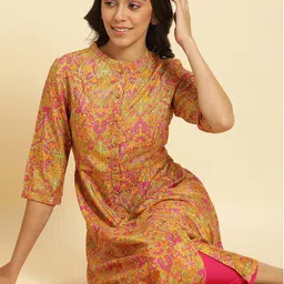 W Floral Printed Mandarin Collar Shantung Kurta With Trousers image 5