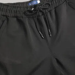 Bene Kleed Men Relaxed Mid-Rise Cargos Trousers image 3