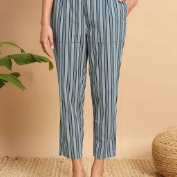 Meeranshi Ethnic Motifs Printed Gotta Patti Panelled A-Line Kurta With Trousers image 3