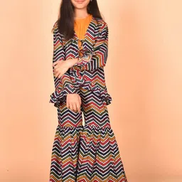 misbis Girls Printed Top With Trouser & Shrug Clothing Set-picture-19