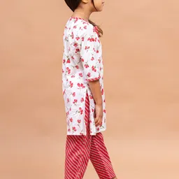 Sangria Girls Floral Printed Pure Cotton Straight Kurta With Trousers image 3