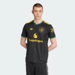 Manchester United 25/26 Third Jersey-image-93
