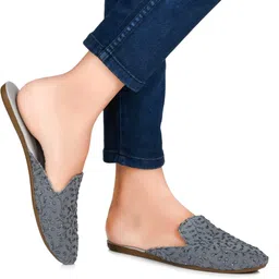 piyari Women Flats Sandal image 2