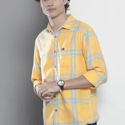 the indian garage co. Men Slim Fit Checkered Spread Collar Casual Shirt image 4