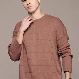 roadster Men Solid Round Neck Red Sweater image 3