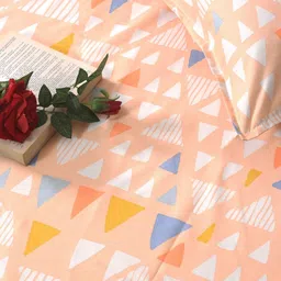 KLOTTHE Peach-Coloured & White Geometric 210 TC King Bedsheet with 2 Pillow Covers image 4