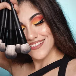 FLiCKA Set of 4 Eye Essentials Makeup Brush Set image 2