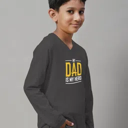 Friskers Boys Grey Typography Printed V-Neck Applique T-shirt image 3