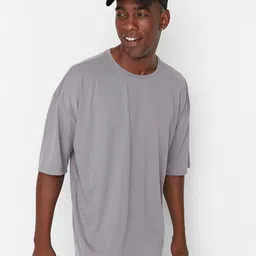 Trendyol Men Grey Solid Drop-Shoulder Sleeves Polyester T-shirt image 4