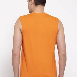 Friskers Pack Of 2 Printed Slim Fit Pure Cotton T-shirts image 5