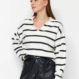 Trendyol Striped Spread Collar Pullover Sweatshirt image 4