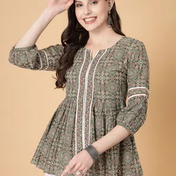 seven flower Casual Regular Sleeves Printed Women Light Green Top-picture-12