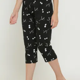 apr global Women Black Capri-picture-13