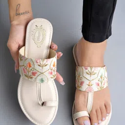 Women Flats Sandal-image-4