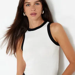 Trendyol Round Neck Sleeveless Tank Top-image-81