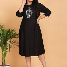 LastInch Black Solid Embroidered Midi Dress-picture-40