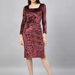 Orchid Blues Square Neck Velvet Sheath Dress-picture-12
