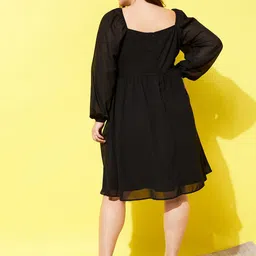 Berrylush Curve Plus Size Sweetheart Neck Georgette Fit & Flare Dress image 4