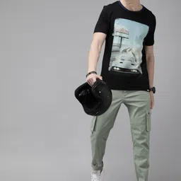 Roadster Men Grey Regular Fit Solid Cargos image 5