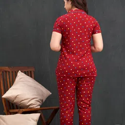 trinabh Women Night Suit Set Maroon Printed image 2