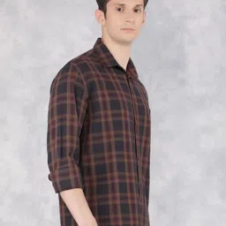 Crimsoune Club Men Classic Slim Fit Tartan Checks Opaque Checked Casual Shirt image 3