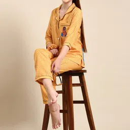 Bannos Swagger Yellow & Blue Abstract Printed Night Suit image 4